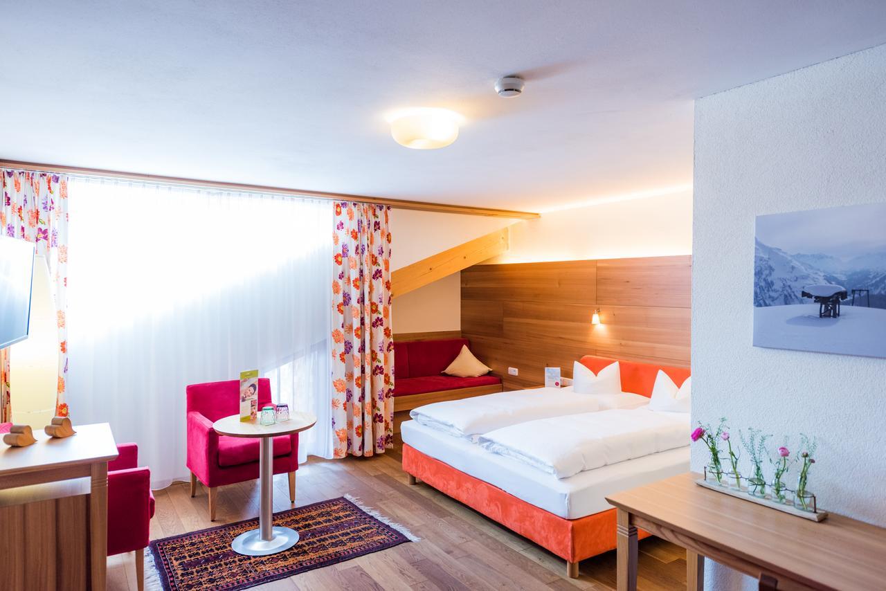 Hotel Walserberg Warth  Bagian luar foto
